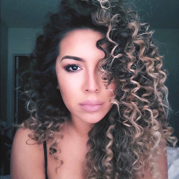 Meet your Posher, Rae - Picture 1 of 1